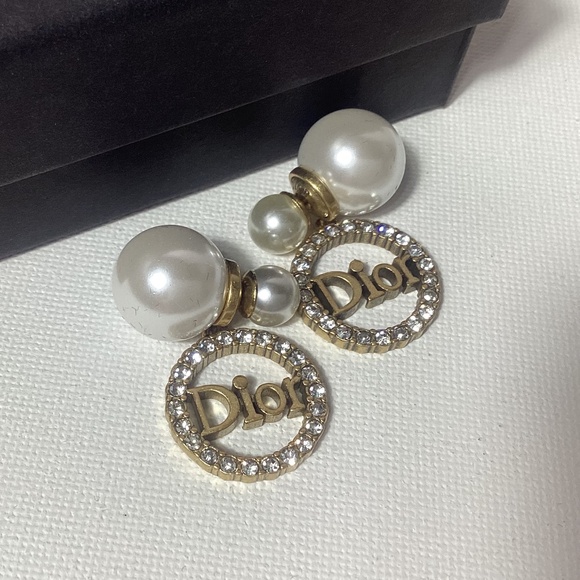 Dior Pearl Earrings - Picture 1 of 3